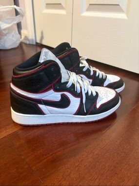 Jordan 1 bloodlines